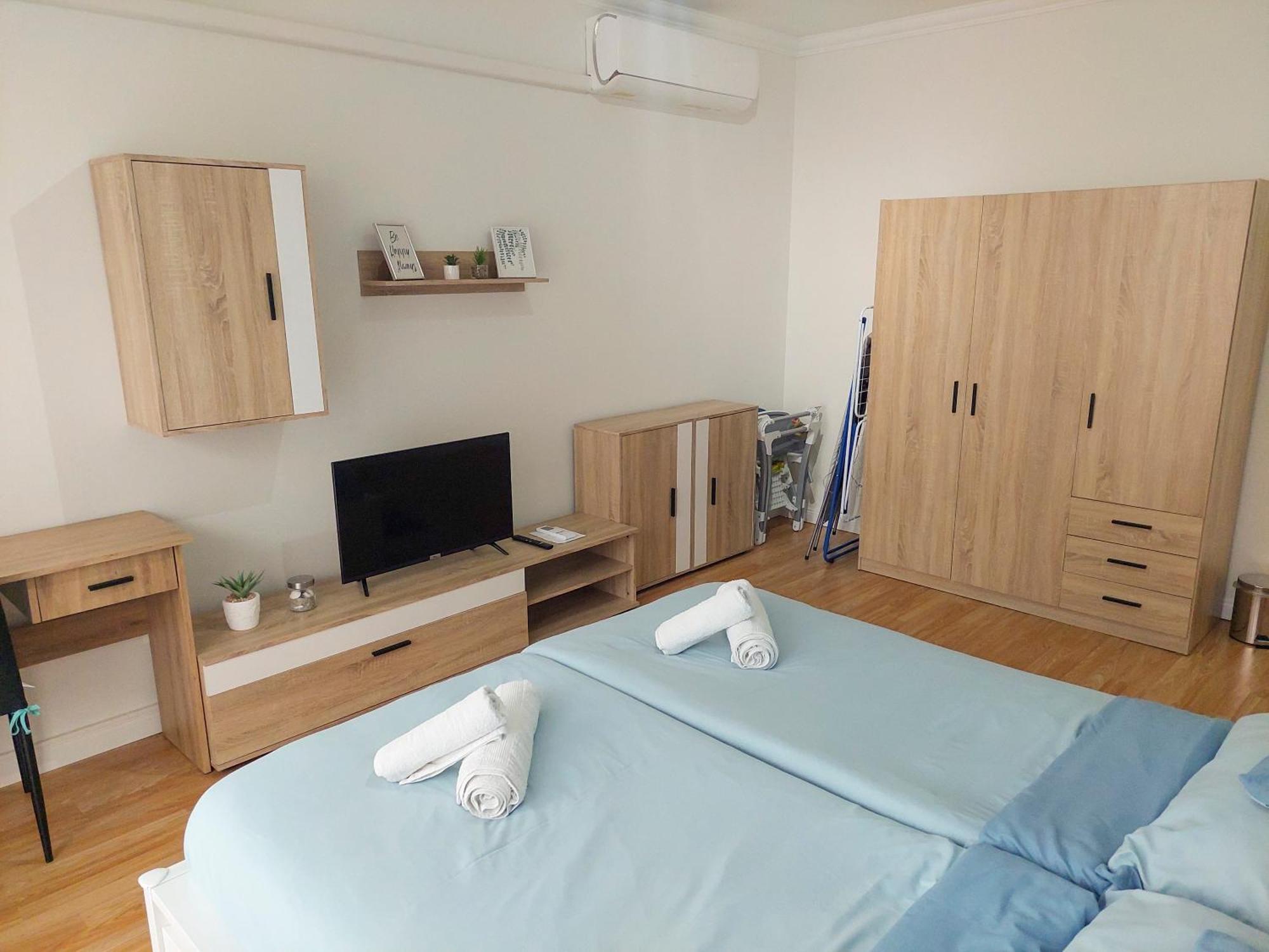 Aweshome City Apartment - 3 Bedrooms And Free Parking デブレツェン エクステリア 写真